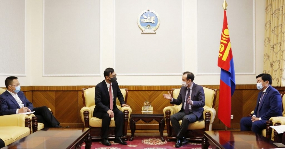 Minister of Foreign Affairs Mr. Tsogtbaatar Damdin and Minister of Road and Transport Development Mr. Enkh-Amgalan Byambasuren meet with H.E. Mr. Cai Wenrui, Ambassador of the People of Republic of China to Mongolia