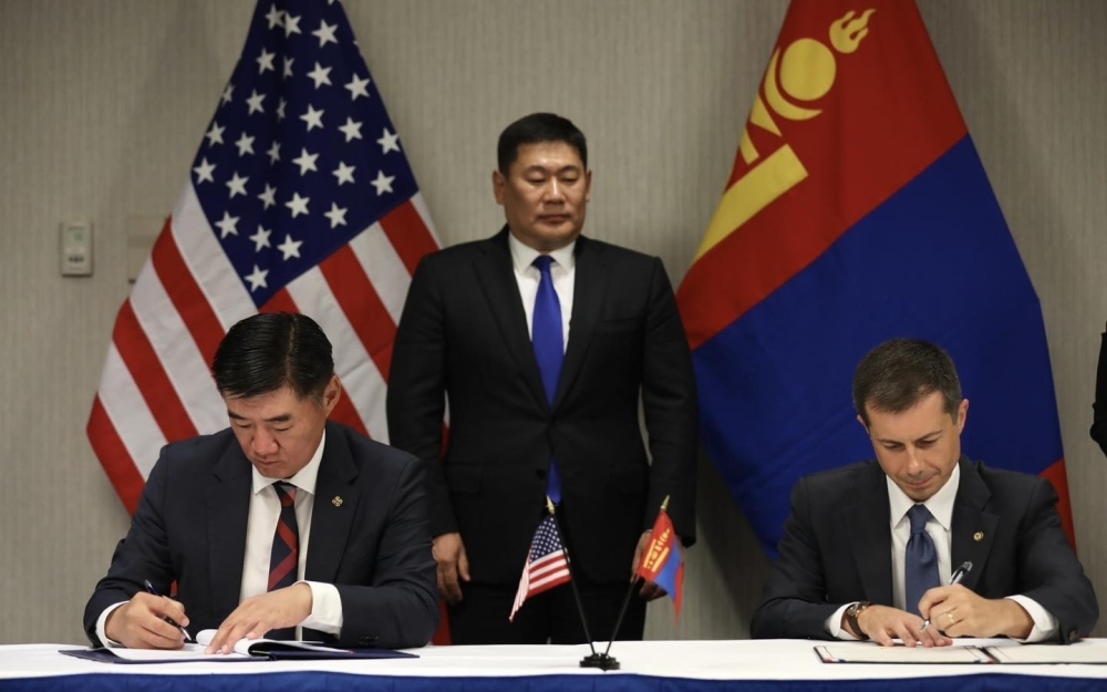 “MEMORANDUM OF COOPERATION BETWEEN THE MINISTRY OF ROAD AND TRANSPORT DEVELOPMENT OF MONGOLIA AND THE DEPARTMENT OF TRANSPORTATION OF THE UNITED STATES OF AMERICA ON TRANSPORTATION MATTERS OF MUTUAL INTEREST” SIGNED 