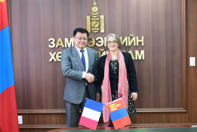 Minister D.Ganbat meets with H.E. Ms. Elisabeth BARSACQ, Ambassador of the Republic of France to Mongolia