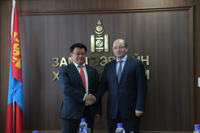 ROAD AND TRANSPORT MINISTER MEETS FIRST VICE-PRESIDENT OF RUSSIAN RAILWAYS